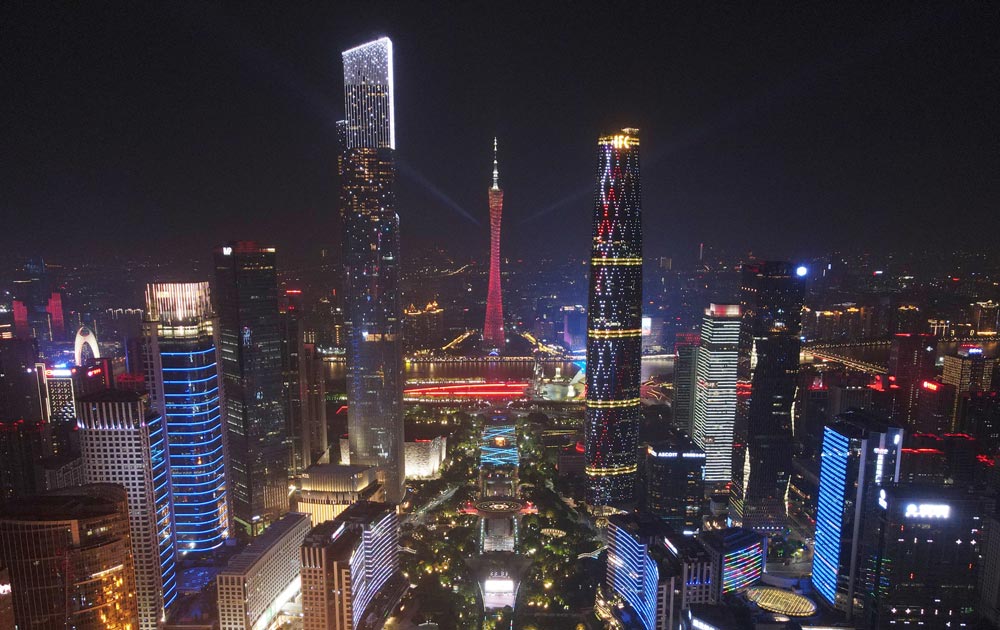 廣州“一帶兩軸三節(jié)點”燈光秀為慶祝建